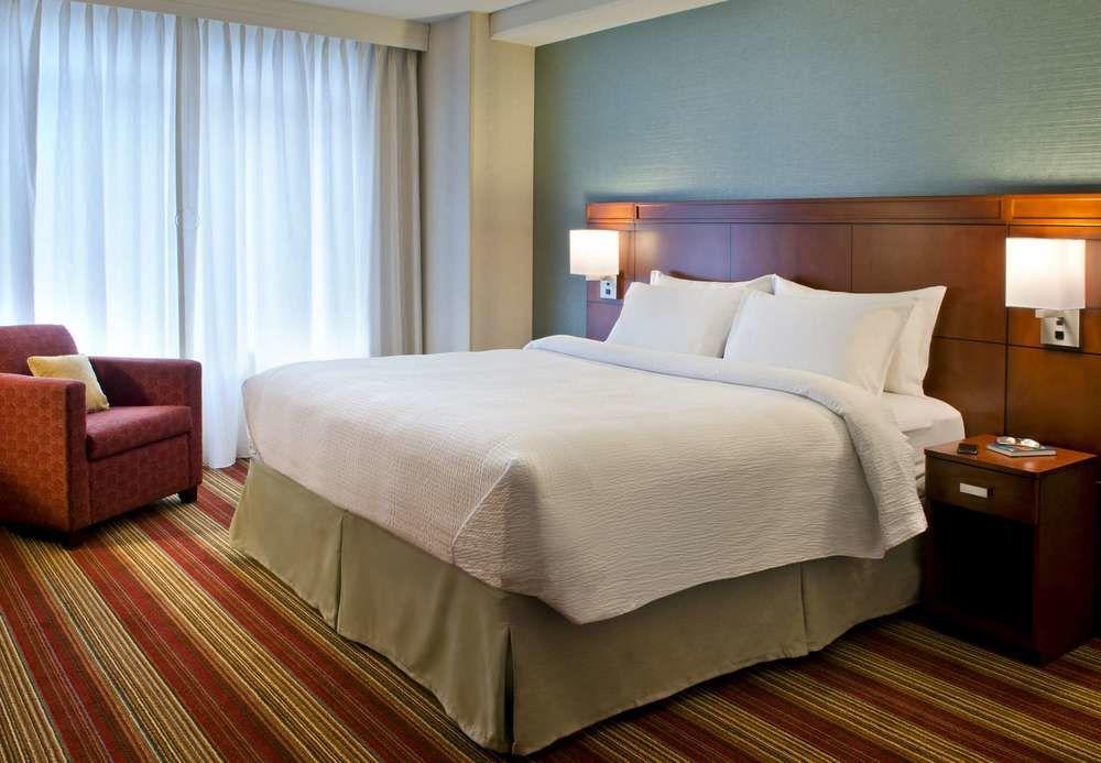 Courtyard By Marriott Washington, D.C./Foggy Bottom Hotel Bagian luar foto