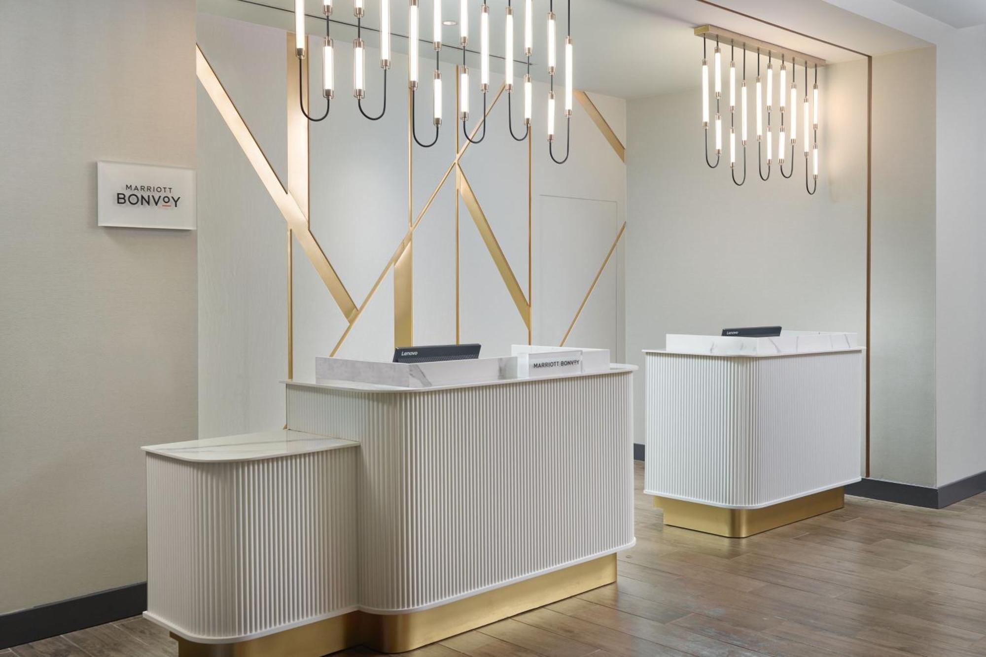 Courtyard By Marriott Washington, D.C./Foggy Bottom Hotel Bagian luar foto