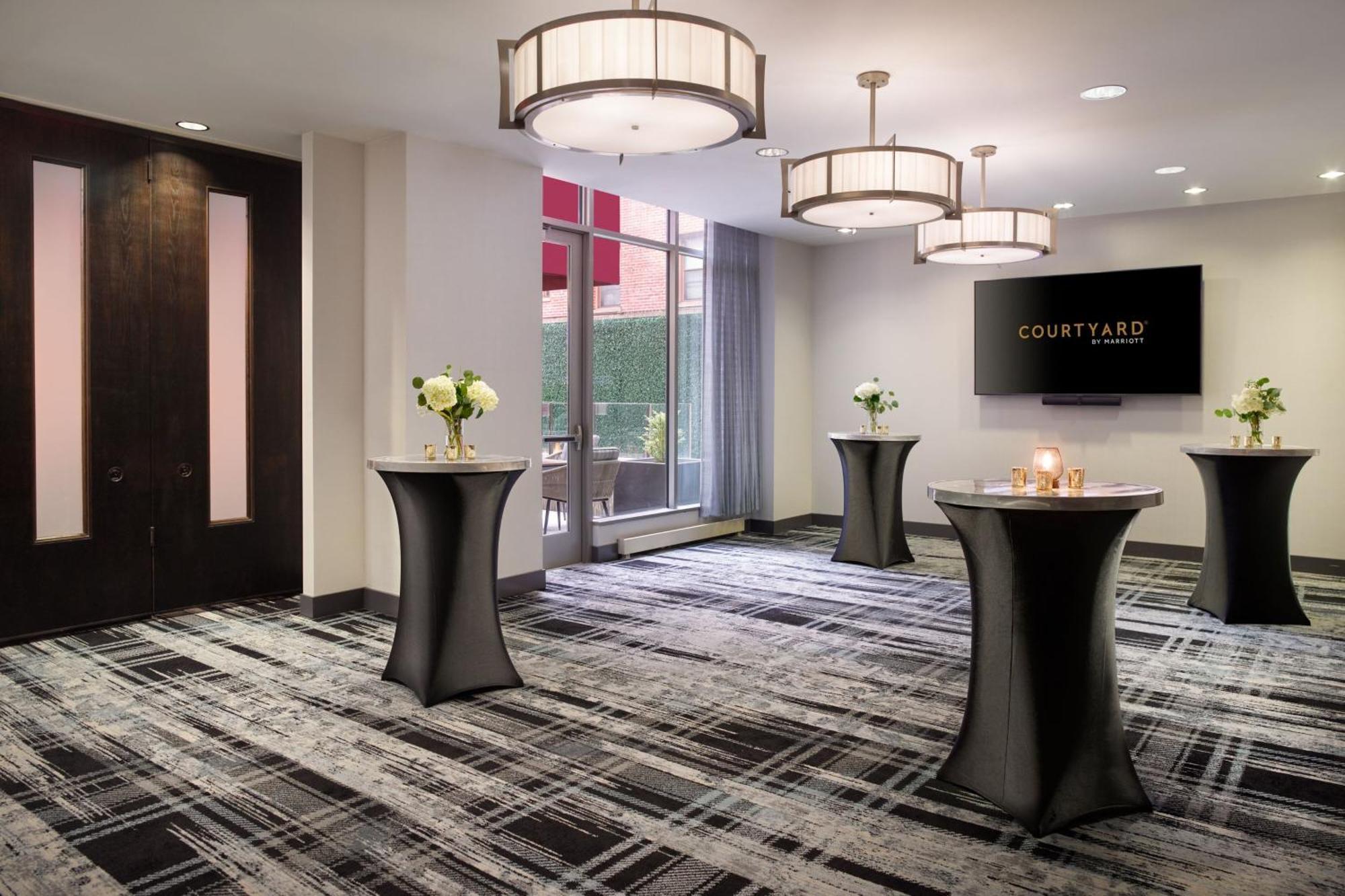 Courtyard By Marriott Washington, D.C./Foggy Bottom Hotel Bagian luar foto