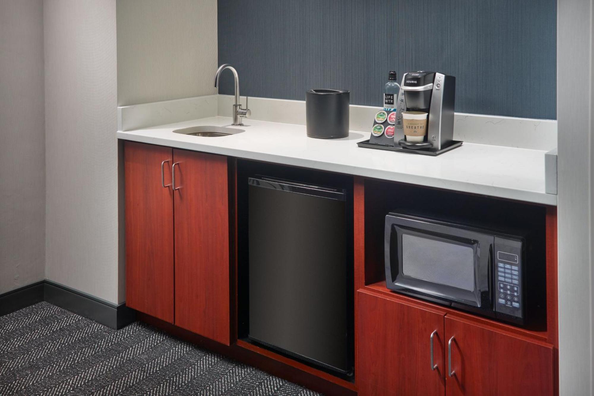 Courtyard By Marriott Washington, D.C./Foggy Bottom Hotel Bagian luar foto