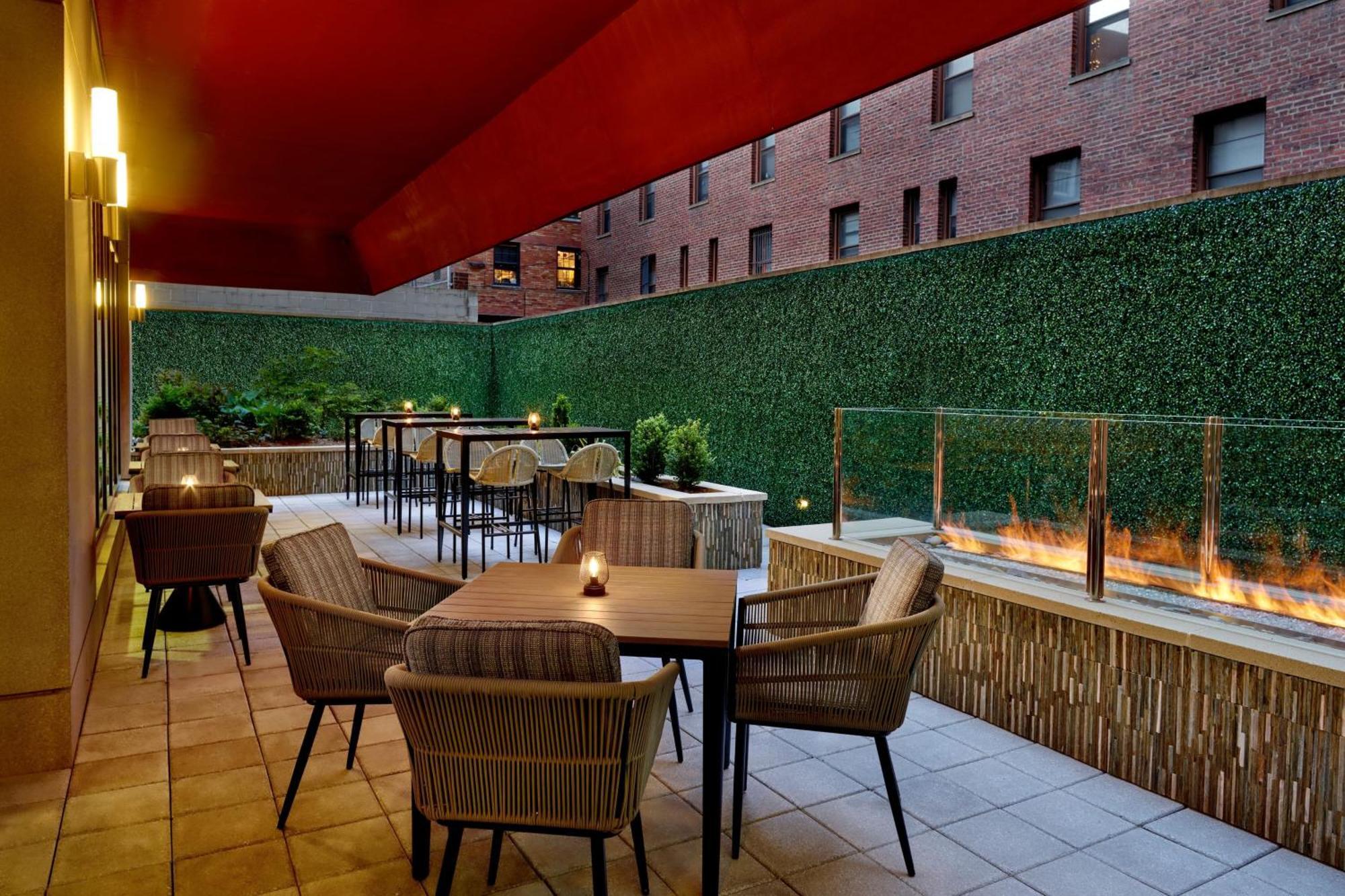 Courtyard By Marriott Washington, D.C./Foggy Bottom Hotel Bagian luar foto