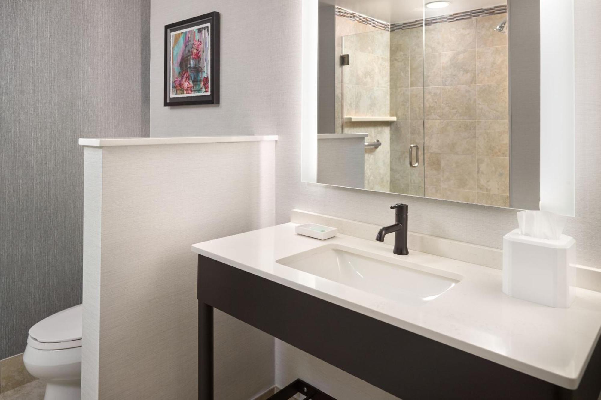 Courtyard By Marriott Washington, D.C./Foggy Bottom Hotel Bagian luar foto