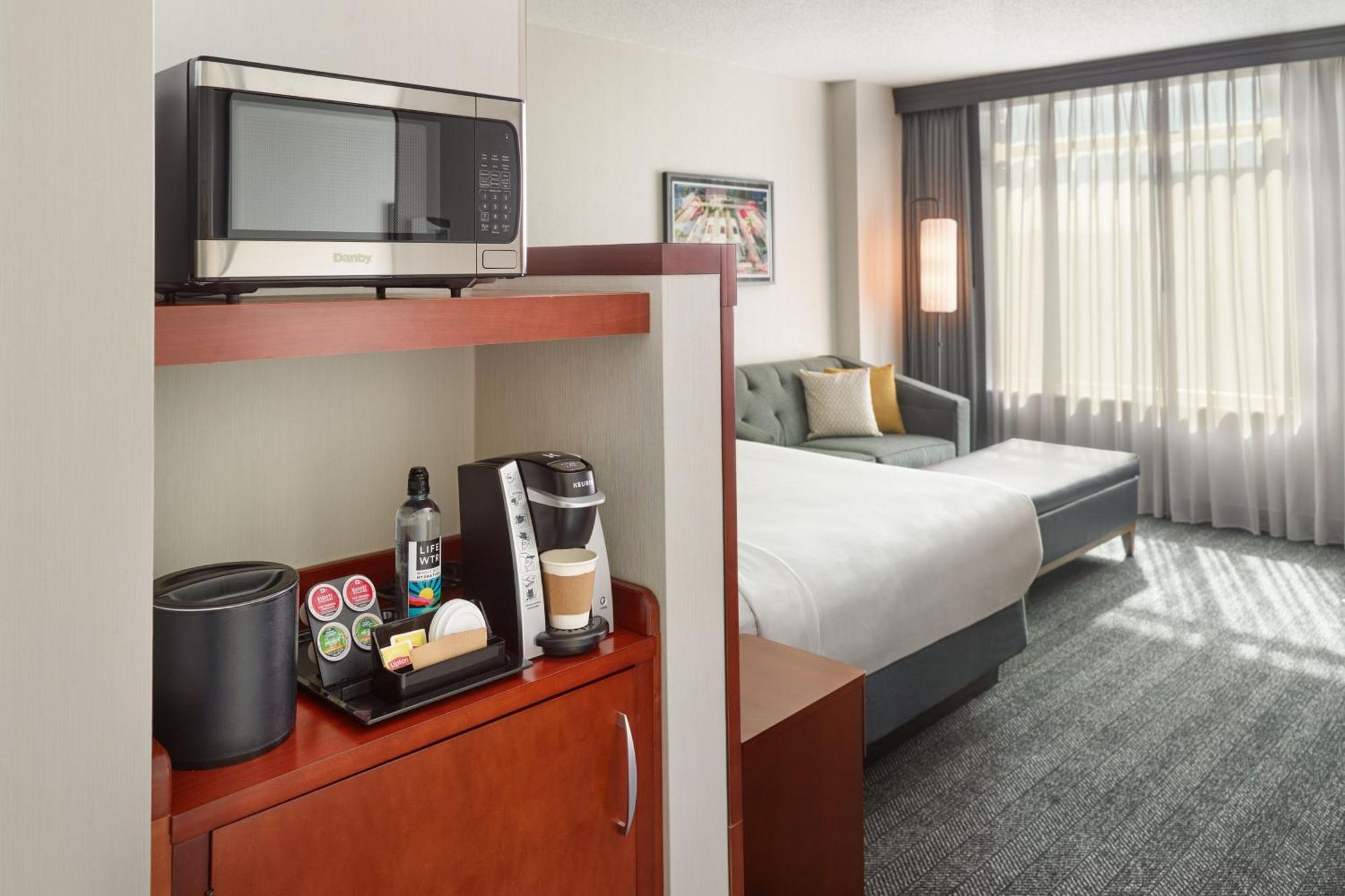 Courtyard By Marriott Washington, D.C./Foggy Bottom Hotel Bagian luar foto