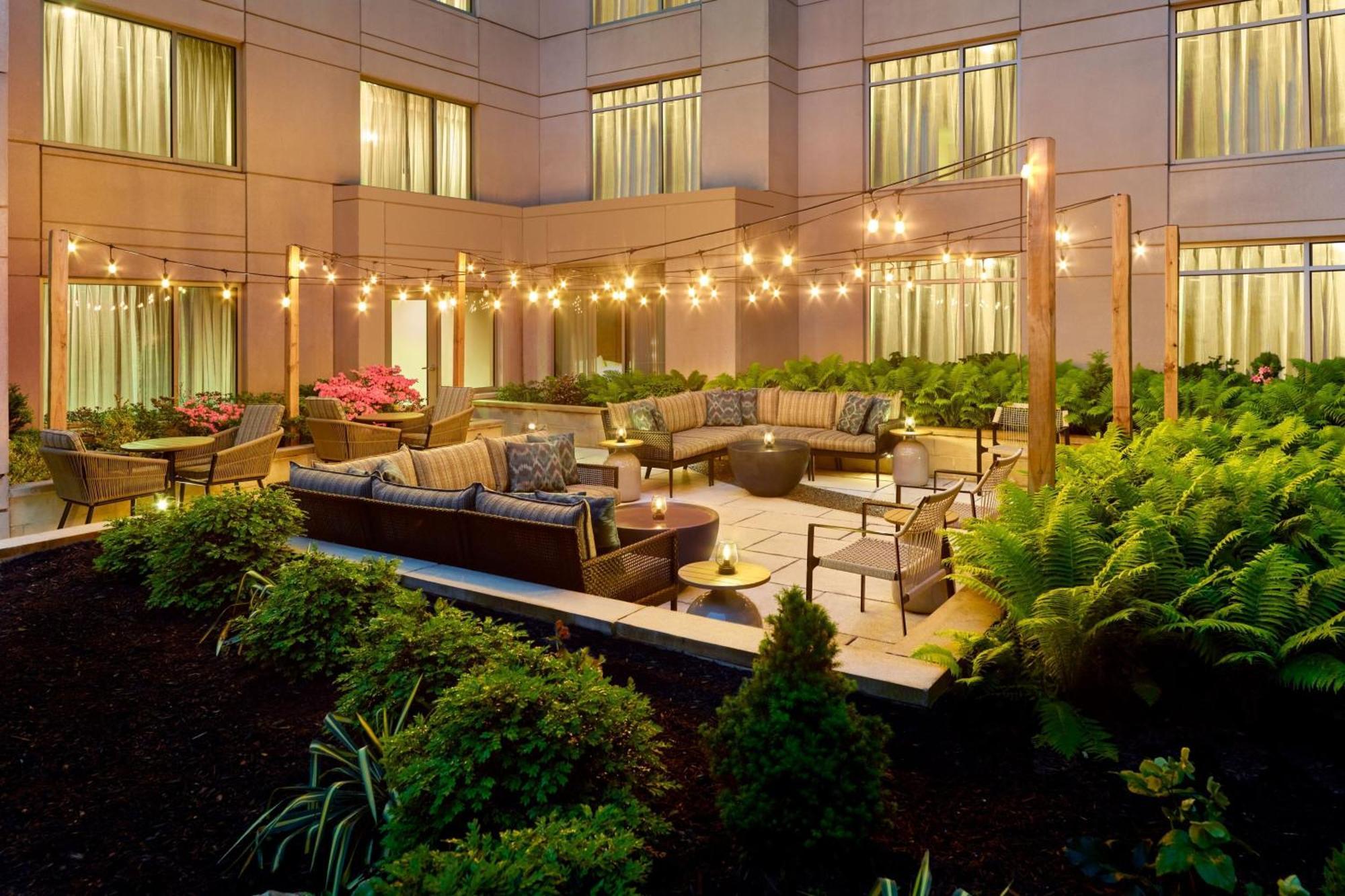 Courtyard By Marriott Washington, D.C./Foggy Bottom Hotel Bagian luar foto