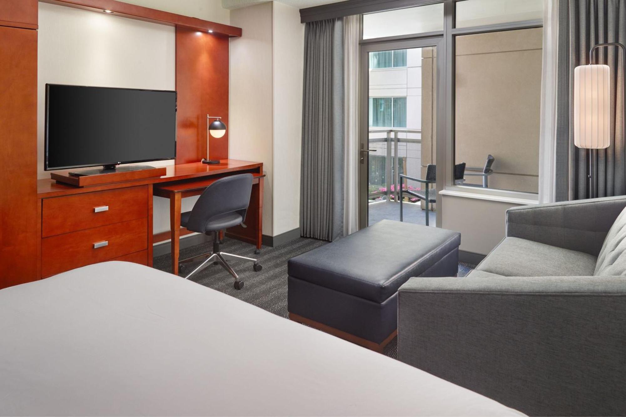 Courtyard By Marriott Washington, D.C./Foggy Bottom Hotel Bagian luar foto
