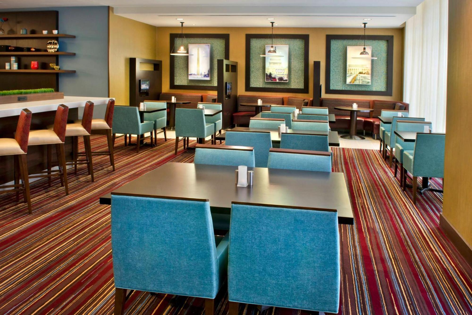 Courtyard By Marriott Washington, D.C./Foggy Bottom Hotel Bagian luar foto
