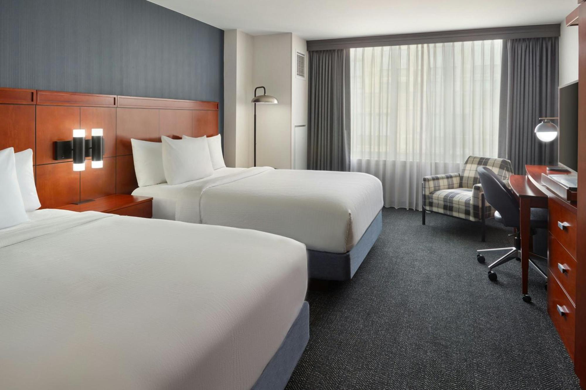 Courtyard By Marriott Washington, D.C./Foggy Bottom Hotel Bagian luar foto