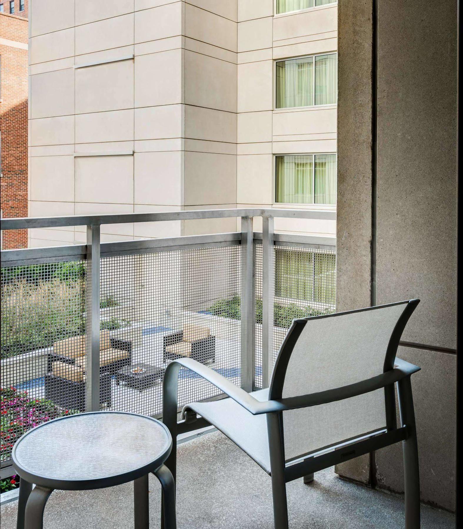 Courtyard By Marriott Washington, D.C./Foggy Bottom Hotel Bagian luar foto
